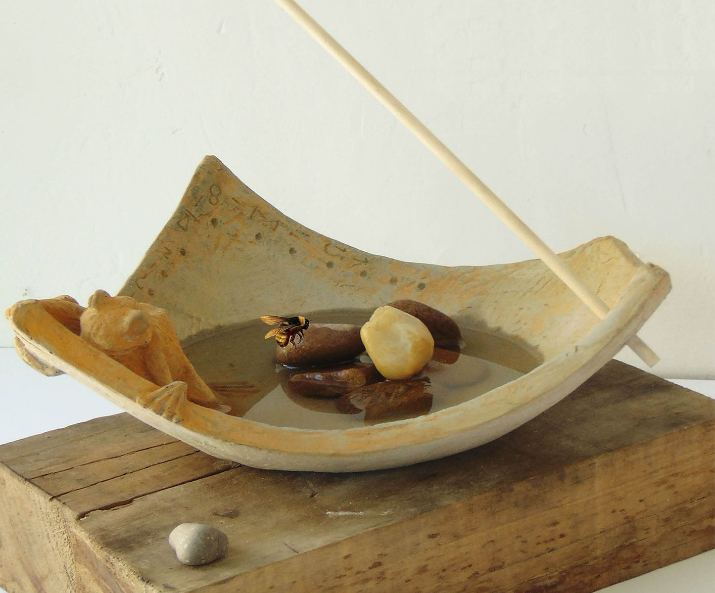 Bee-Bath & Bird-Feeders